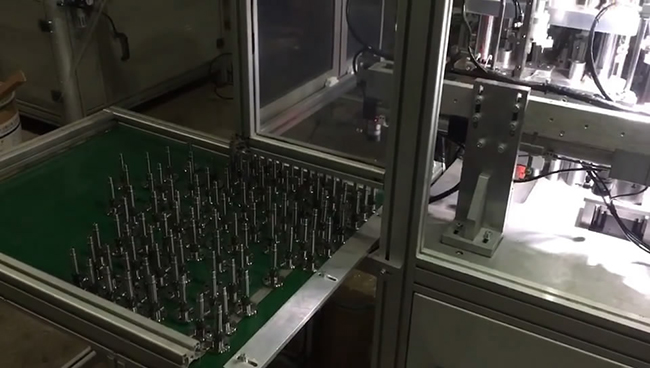 自動送料氣液鉚接機(jī)